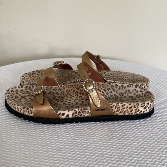 Mephisto Size 37 metallic gold Cheetah 🐆 print with rhinestones - Picture 4 of 10